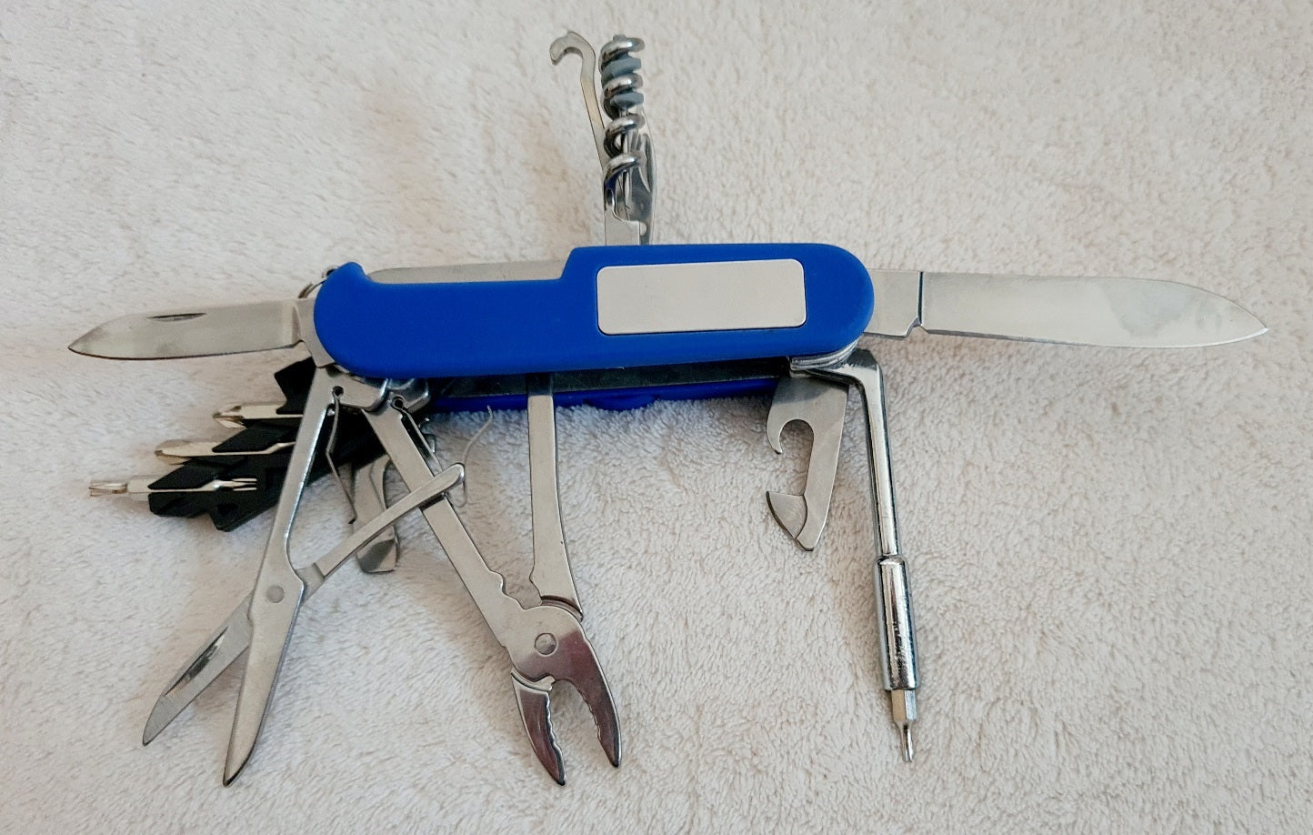 COUTEAU MULTIFONCTIONS (BAKG932R)