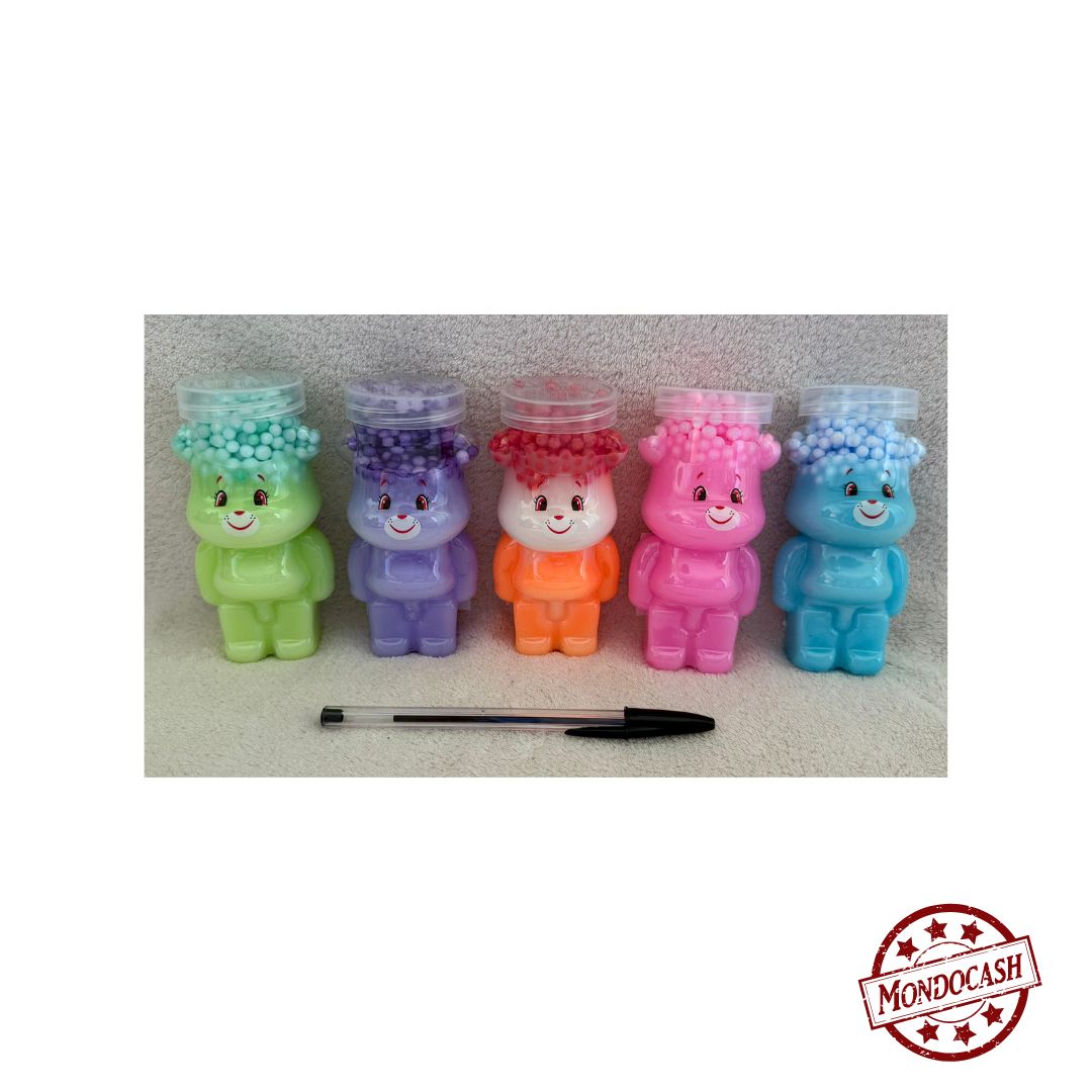 Jouet de pâte slime avec des microbilles. Flacon transparent en forme d'ourson. Slime de couleurs vert, violet, rose, bleu, et orange