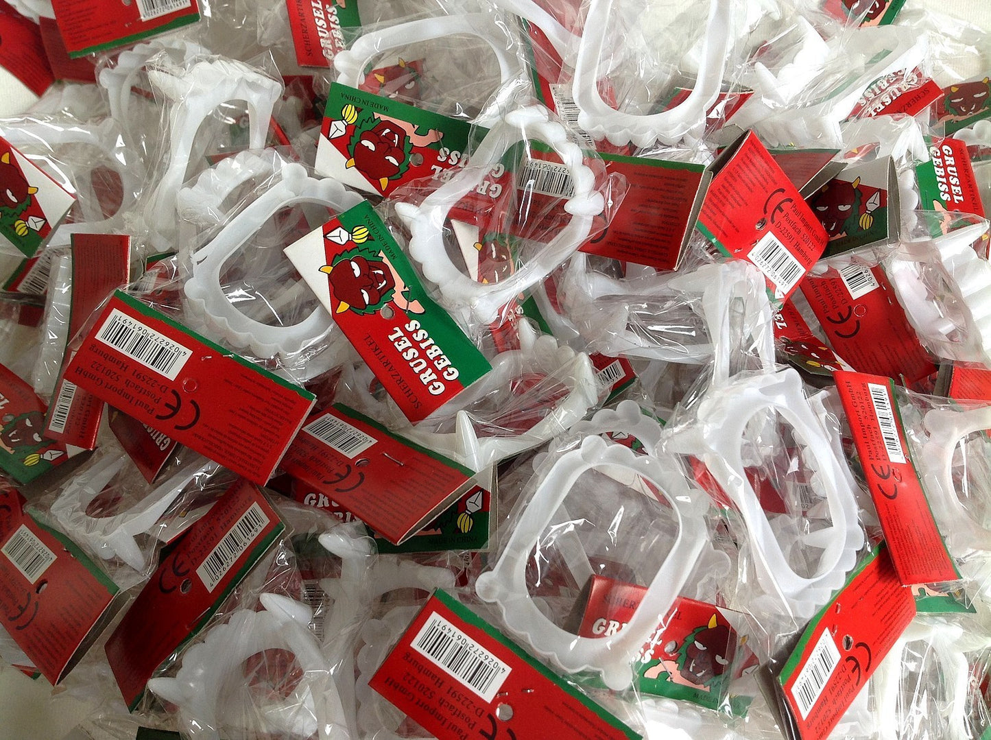 DENTIER EN PLASTIQUE (PI6149) 144